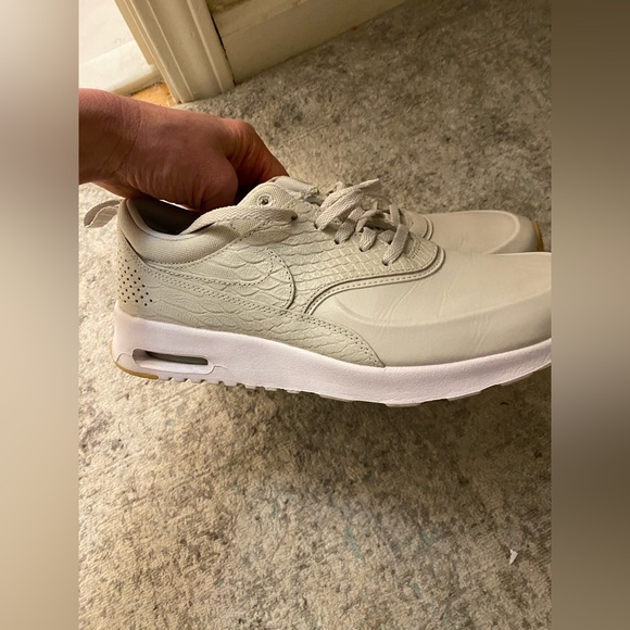 Nike Air Max Thea sneakers. Great condition look like new. Leather snakeskin - Picture 2 of 6